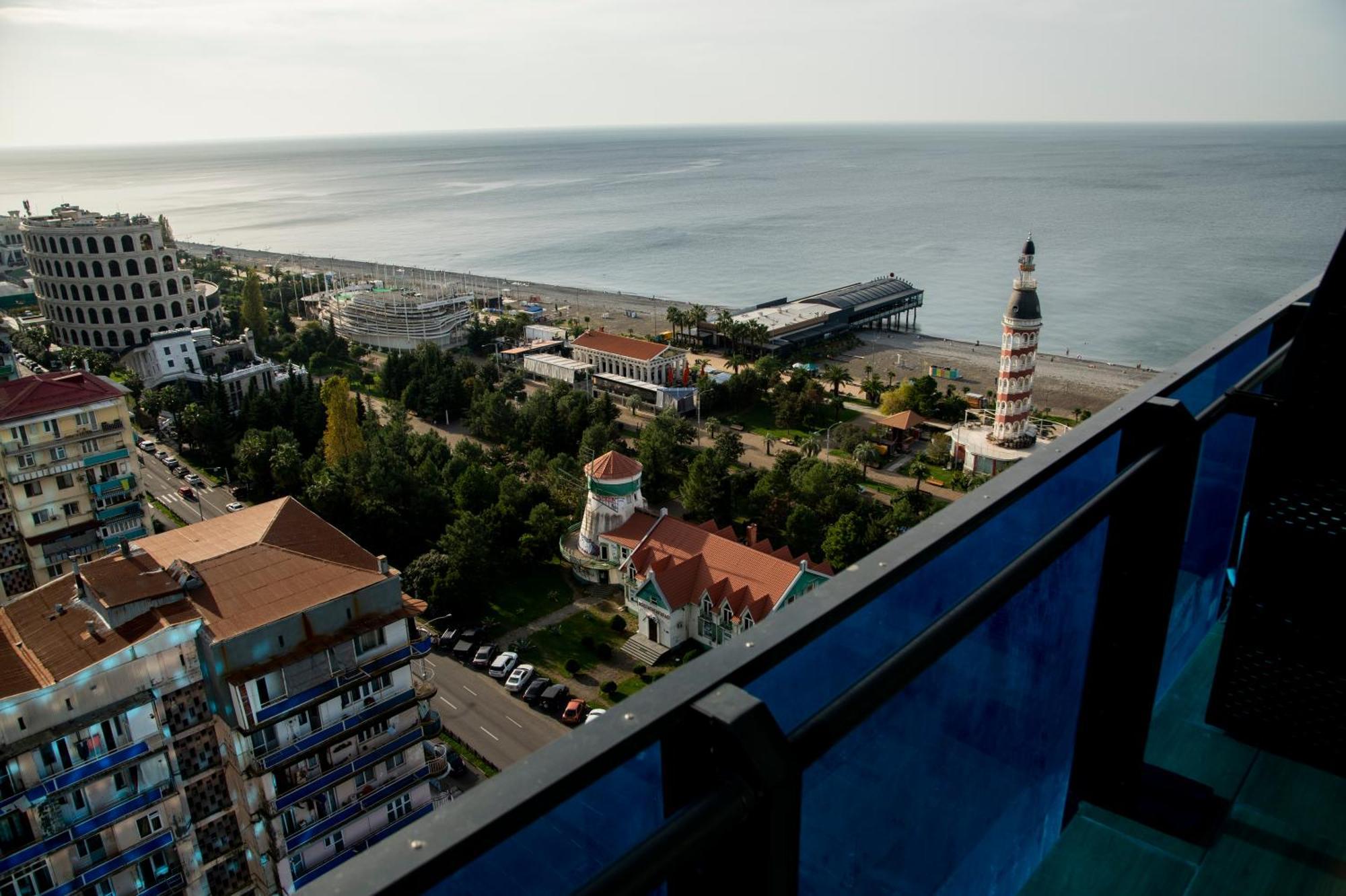 Spend Your Time In Orbi City Batoemi Buitenkant foto